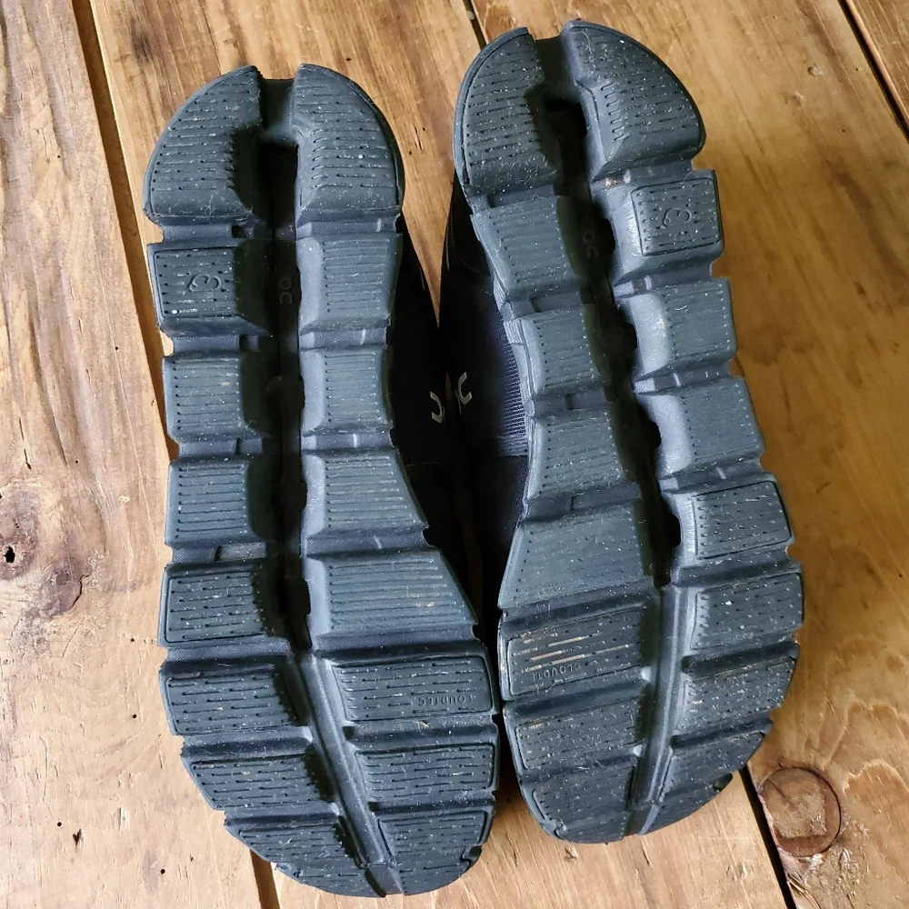 On Running Cloud 5 Waterproof all Black Men's Sneaker Size 8.5